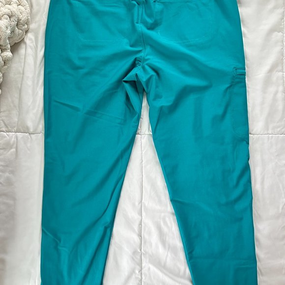 For all my healthcare baddies out there… 🩺😷🩹 - Picture 7 of 11